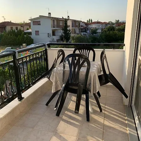 Stella's House Aparthotel 3*