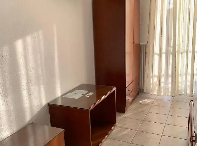 מלון דירות Stella's House 3*