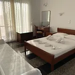 Ξενοδοχείο με διαμερίσματα Stella's House Παράδεισος