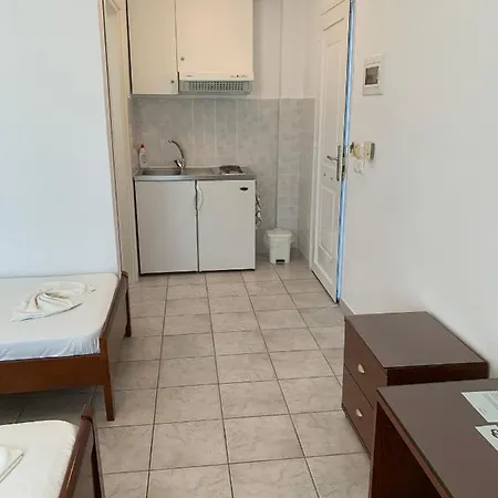 Stella's House מלון דירות 3*