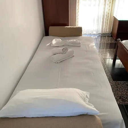 Stella's House מלון דירות 3*